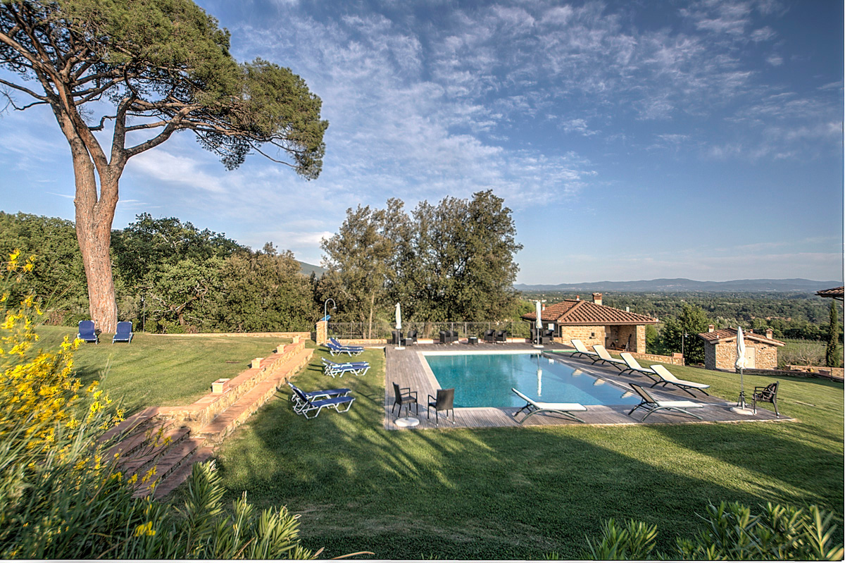 Garden and pool tuscany